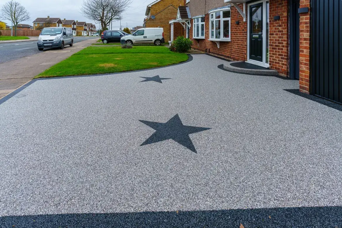 Resin driveway with a star inlay in Carlisle